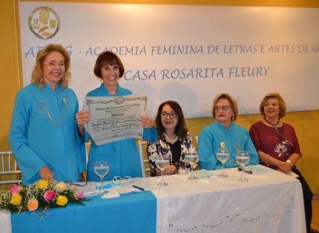 AFLAG empossa nova acadêmica A escritora Sandra de Pina, eleita no dia 10, assumiu a Cadeira nº 16 da Academia Feminina de Letras e Artes de Goiás